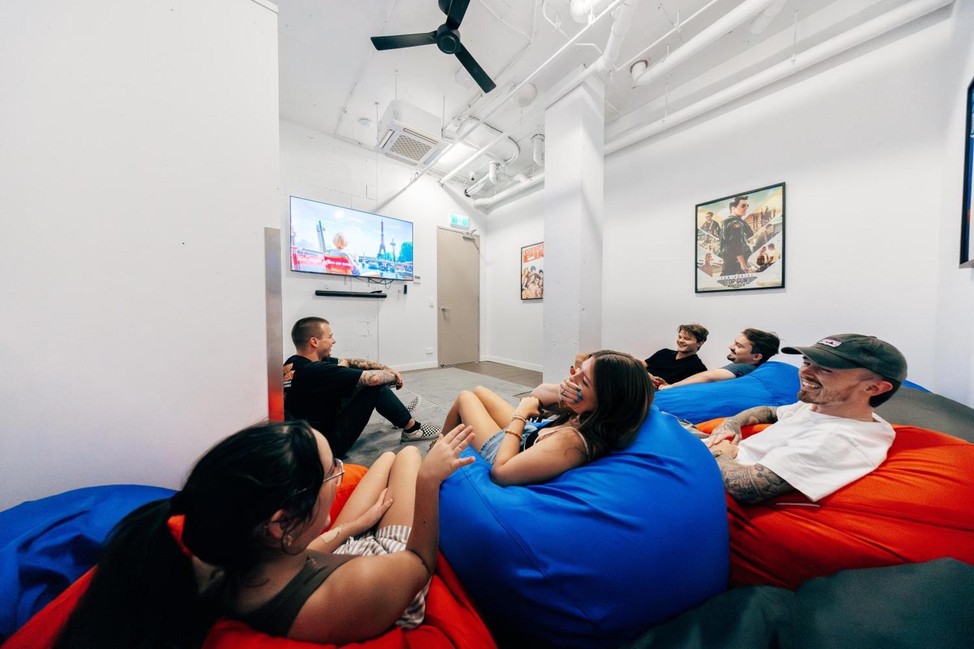 Hostel Maze Backpackers - Gold Coast Exterior foto