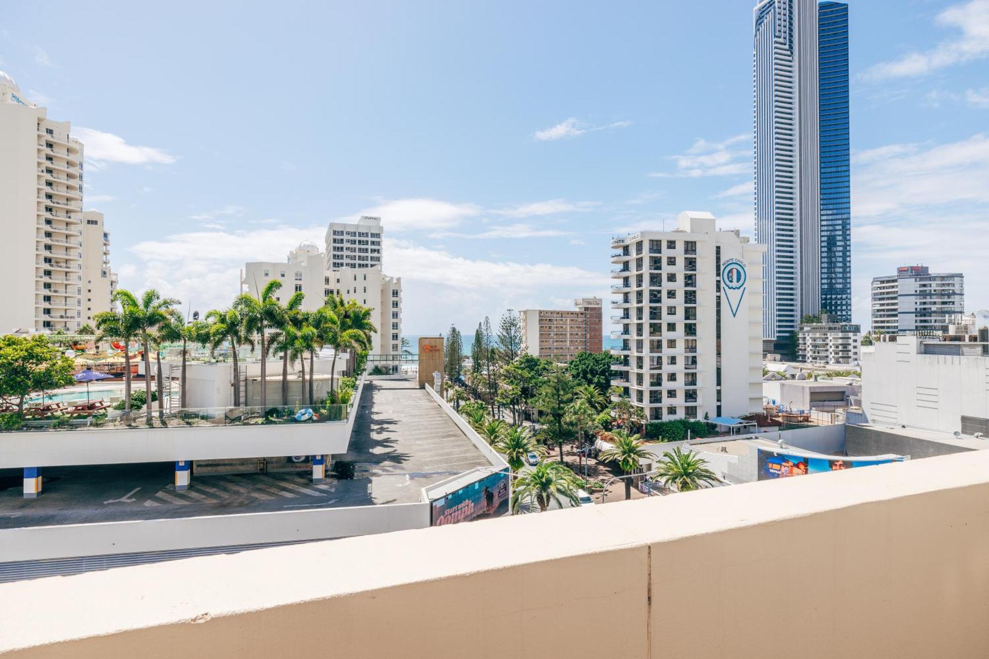 Hostel Maze Backpackers - Gold Coast Exterior foto
